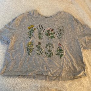 Simple light weight tee. My teenage daughter wore once.